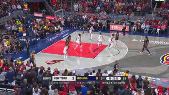 WNBA, super Clark: 32 punti e 7 triple contro New York