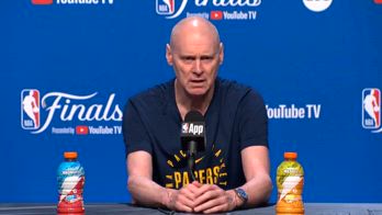 NBA, coach Carlisle difende Scott Foster