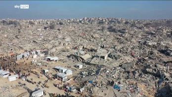 Fuoco Israele su palestinesi in coda per gli aiuti a Gaza, almeno 20