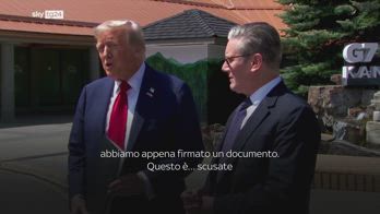 Trump, gaffe al G7 Canada: cadono documenti accordo Usa Uk