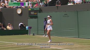 Wimbledon, tappo di champagne interrompe servizio Ansimova