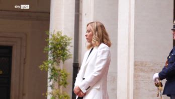 Dazi, governo spinge per trattativa. Opposizioni: strategia fallimentare della Meloni
