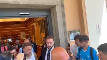 noa lang napoli villa stuart news