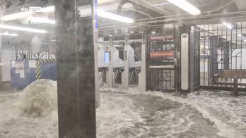 Maltempo nel nord est degli Usa: strade e metro allagate a New York e in New Jersey
