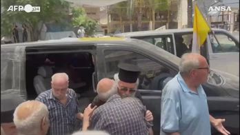 Gaza, Pizzaballa visita la Sacra famiglia dopo l'attacco