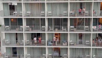 Allerta Tsunami alle Hawaii, la preoccupazione degli ospiti di un hotel sul mare