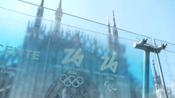 Milano Cortina, le vetrine di Rinascente per le Olimpiadi