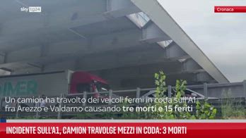 Incidente sull'A1, camion travolge mezzi in coda: 3 morti