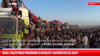 Gaza, palestinesi prendono d’assalto i camion per gli aiuti