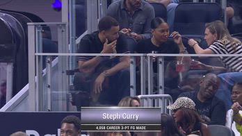 NBA, Curry sugli spalti per tifare Golden State Valkyries