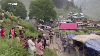 India, forti piogge nel Kashmir: almeno 12 morti