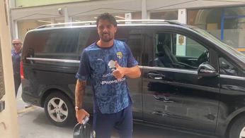 Parma, l'arrivo di Cutrone per le visite mediche