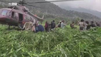 Terremoto Afghanistan, elicotteri militari evacuano i ferit