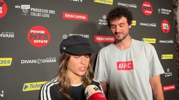 Power Hits Estate, Sarah Toscano e Carl Brave insieme a Verona con "Perfect"