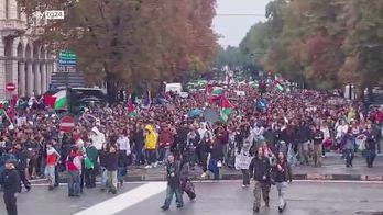 Sciopero a Torino per Gaza: studenti in corteo sotto pioggi