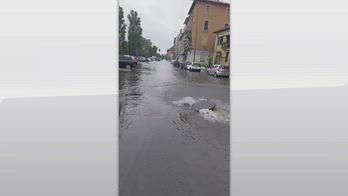 Maltempo Milano, Ponte Lambro: via Vittorini allagata