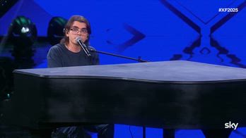 X Factor, Giuseppe emoziona con il suo inedito sulla guerra