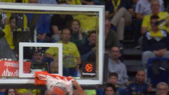 Euolega, Wade Baldwin vola per la schiacciata da urlo