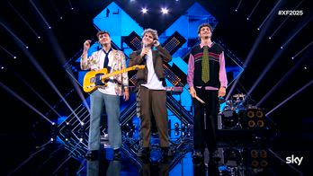 X Factor 2025, il mash up ardito dei Cosmonauti Borghesi