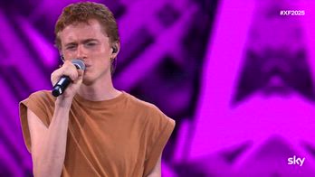 X Factor 2025, Tommaso canta âHabibiâ e apre il dibattito