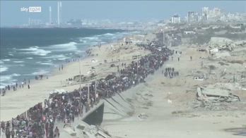 Migliaia di palestinesi sfollati tornano a Gaza City