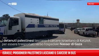 Israele, prigionieri palestinesi lasciano il carcere in bus