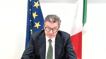 Giornata risparmio, Giorgetti: banche sostengano economia