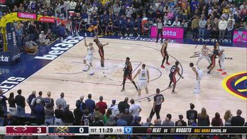 NBA, tripla doppia di Nikola Jokic contro Miami