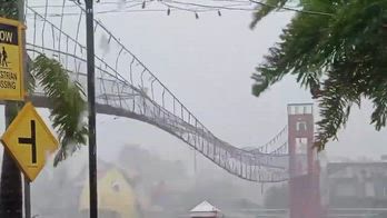 Ponte viene scosso violentemente dal tifone