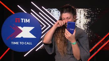 X Factor 2025, le emozioni uniche quando si telefona a casa