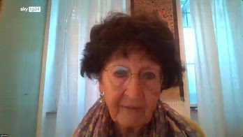 Madre di Valeria Solesin: "Resiste il fronte contro il terrorismo"