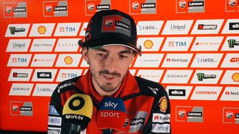 CLIP BACKDROP VALENCIA_3116787