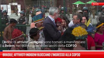 Brasile, attivisti indigeni bloccano l'ingresso alla COP30