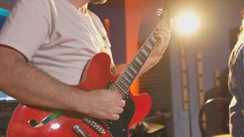 VIDEO - Ornella Sabia versione acustica di Up and Down