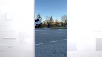 Incidente Pordenone, scuolabus contro auto finisce nel fossato