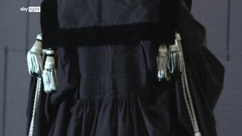 Abruzzo, bimbi allontanati dalla famiglia che viveva nel bosco, è scontro fra anm e governo