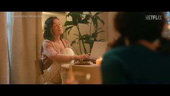 Champagne Problems, trailer del film di Natale su Netflix