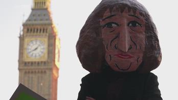 Londra, manifestazione per chiedere tassa sui super ricchi