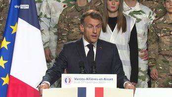 Macron: servizio militare volontario per difenderci