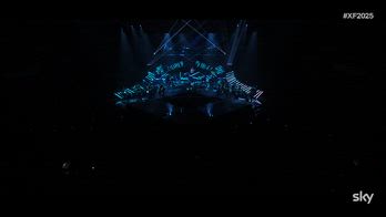 X Factor 2025, l'opening con l'omaggio a Ornella Vanoni