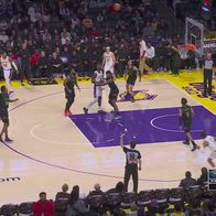 NBA, Doncic e Reaves da record per i Lakers