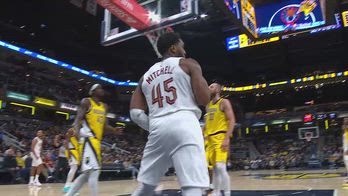 NBA, 43 punti per Donovan Mitchell contro Indiana