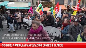 Parigi, sindacati protestano contro austerità di bilancio