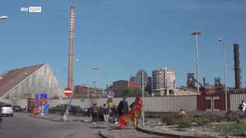 Ex Ilva, a Taranto blocchi stradali e presidi attorno al siderurgico