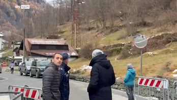 Elicottero caduto, salvi operai e pilota a bordo