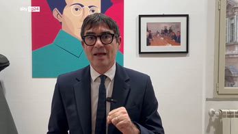 Fratoianni: agganciare stipendi a inflazione ogni anno