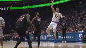 NBA, tripla doppia per Luka Doncic contro Philadelphia