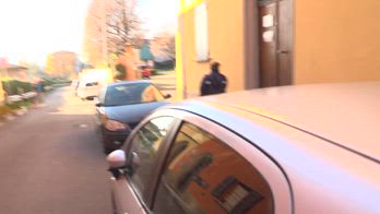 Bologna, 52enne fragile aggredito da giovani