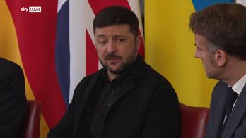 Zelensky: disponibili a discutere con la Russia