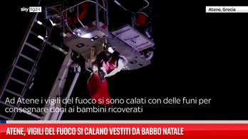 Pompieri babbo natale ad Atene